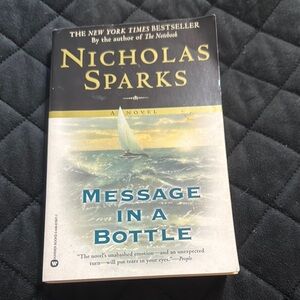 Nicholas Sparks 'Message in a Bottle' Book